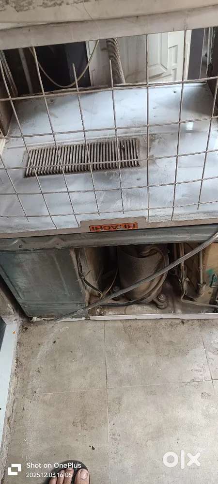 Urgent sell Windows AC Hitachi 1.5 ton and water cooler due shifting