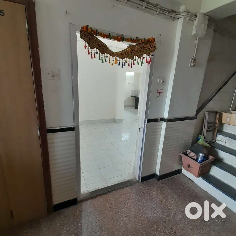 1bhk unfurnished at oshiwara