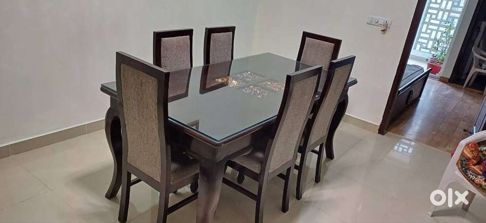 Dinning table six seater