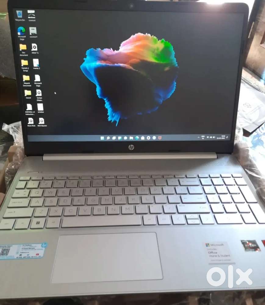 Hp ryzan 3 ram 8gb rom 512 5000s with graphics card with charger