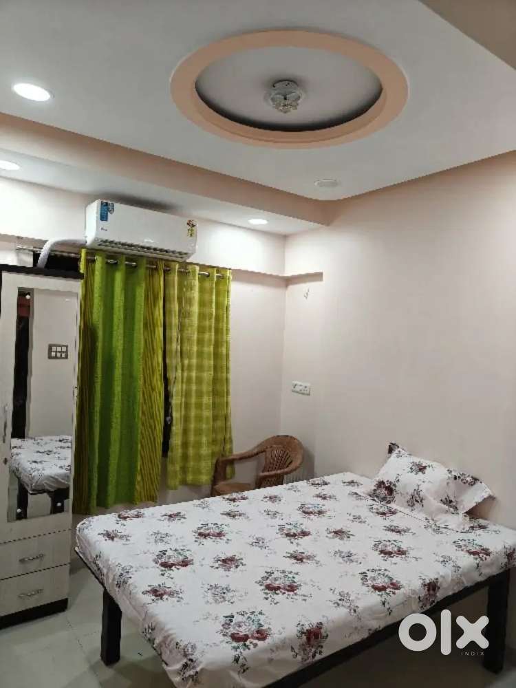 In GHATKOPAR Pg available prime area fully furnished no brokerage