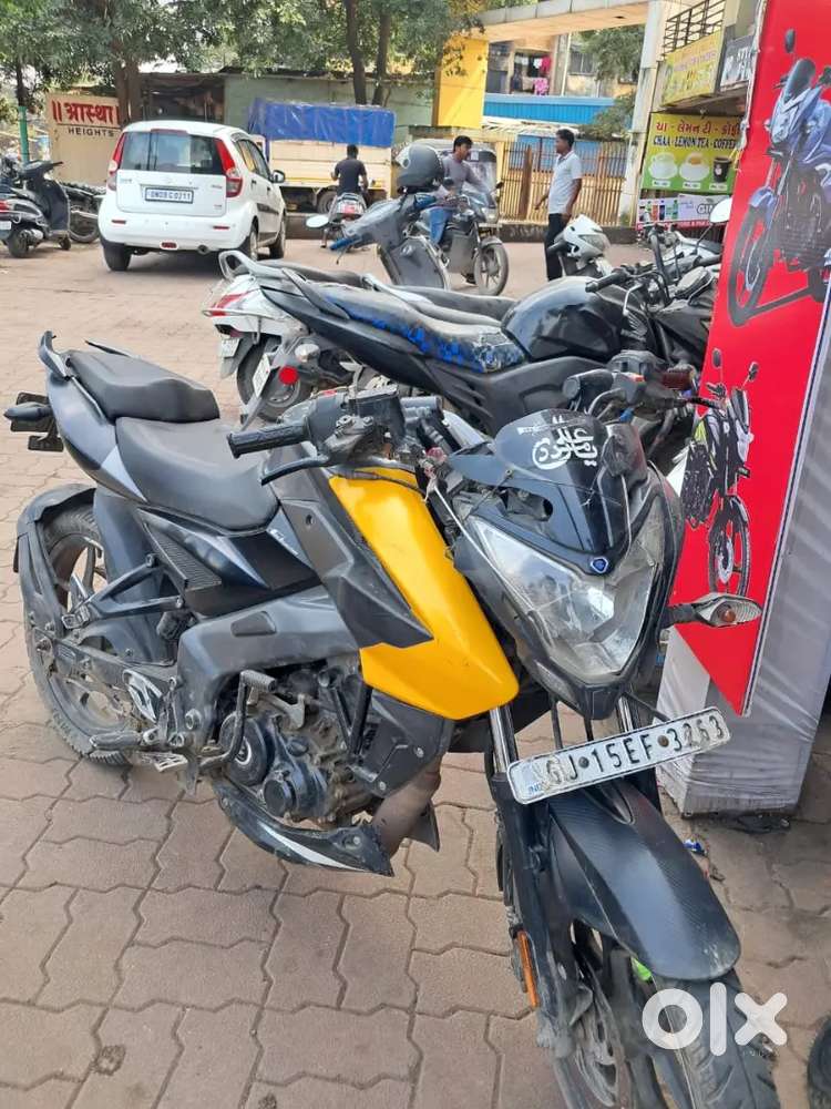 New car diwali pe le liye hai isliye  bech rhe hai