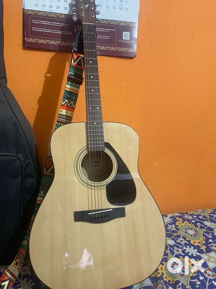 New Yamaha F310 Acoustic Guitar with bag
