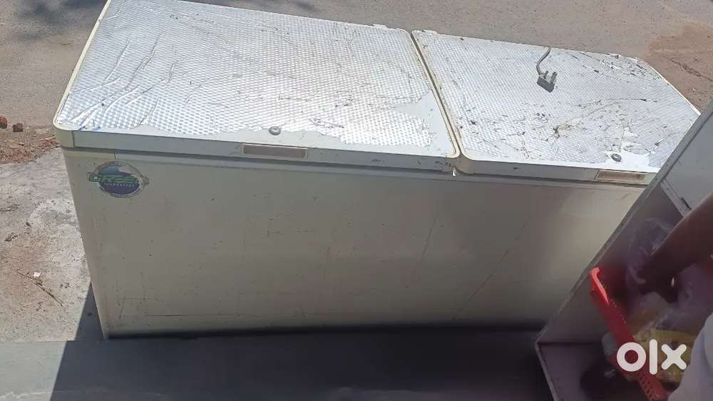 TATA PRODUCT VOLTAS FREEZER