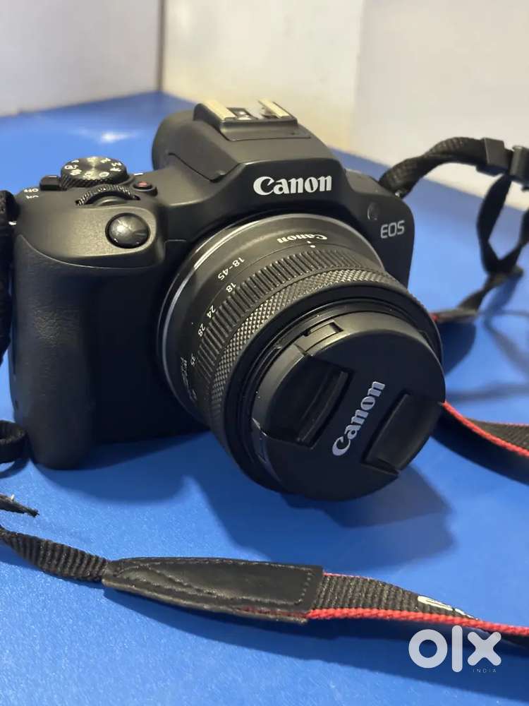 Canon mirror less r100 with kit lens