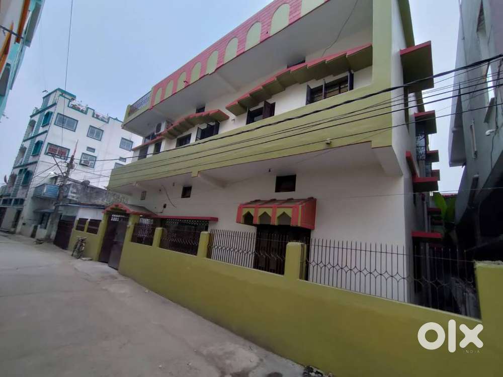 Ground floor with 3 rooms, 2 bathroom, baranda, dining room