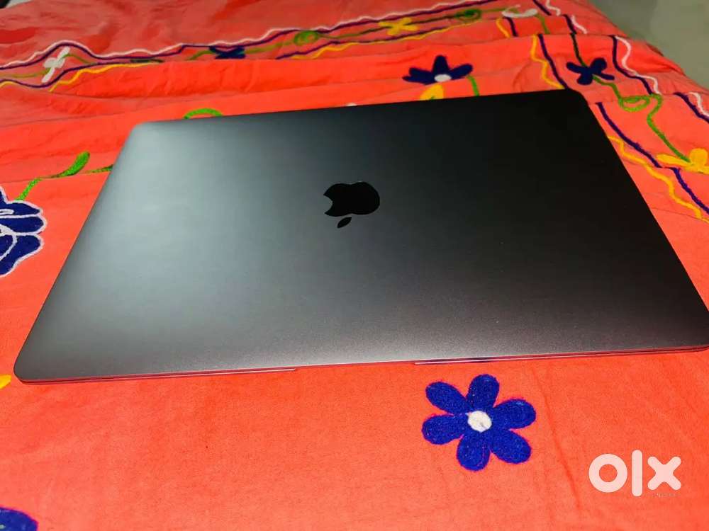 M1 MacBook Air – Sirf 1 Year Old, Full Original Condition