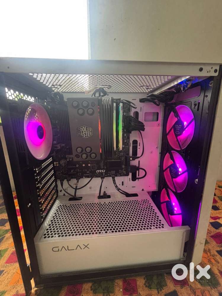 Gaming pc with gamingkeyboard & mouse