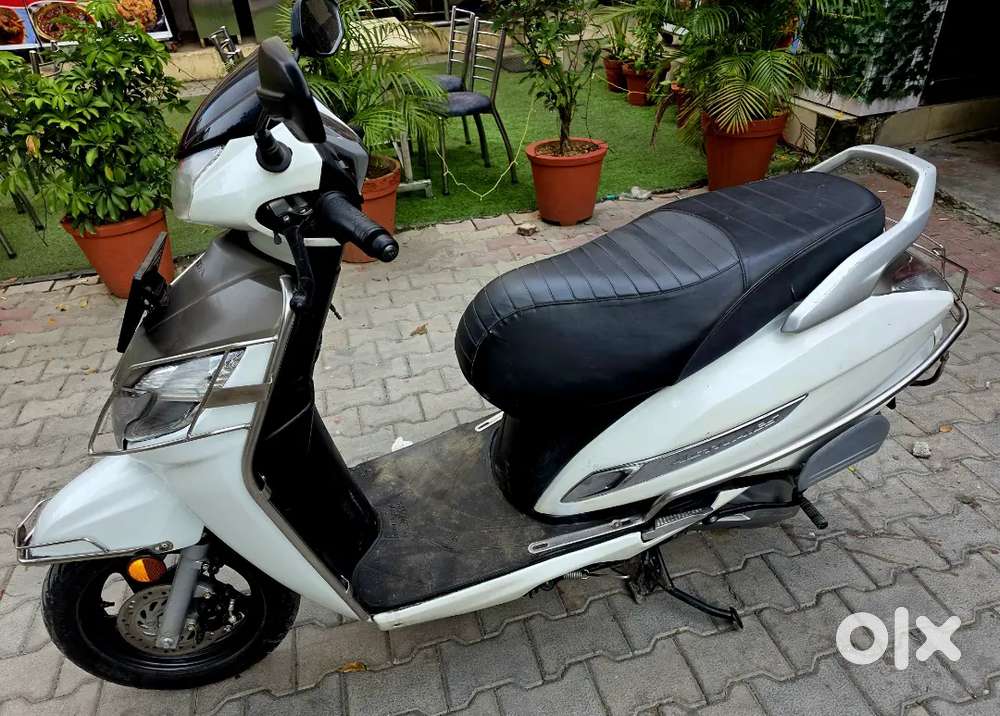 Honda Activa 125 showroom condition army owner Lone facility available