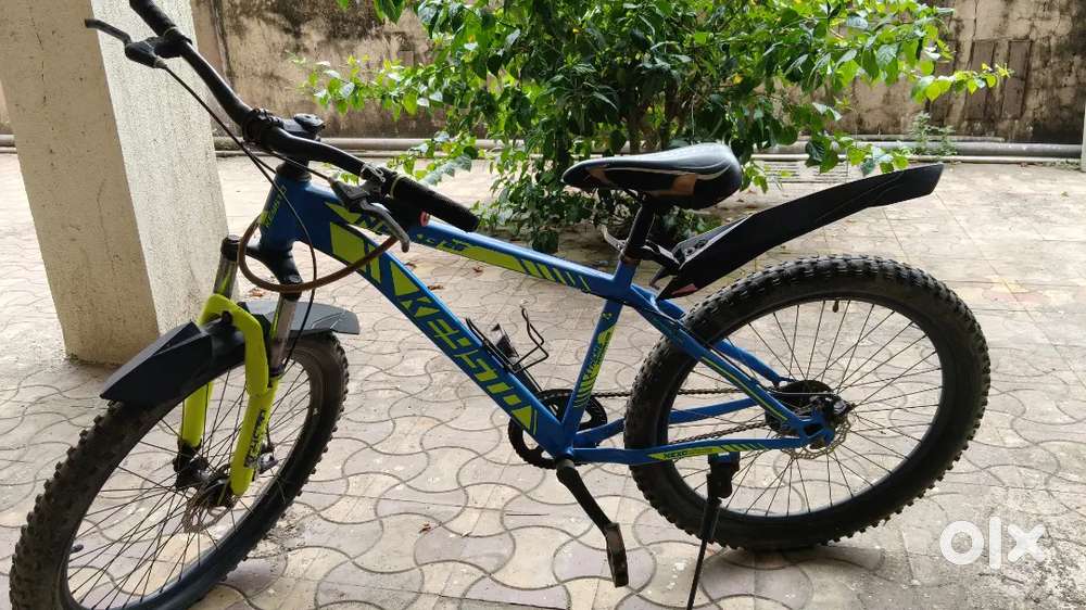 Streethawk kids Bicycli in blue colour