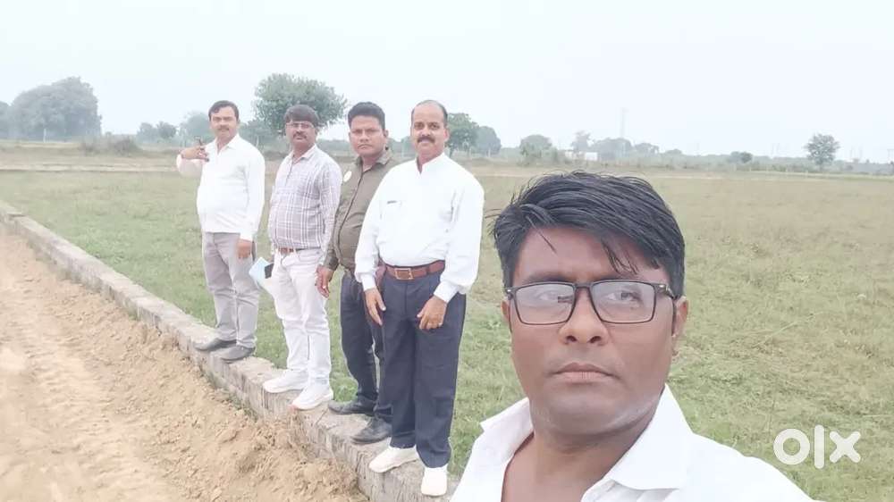 Fungaw waterpark ke thik samne