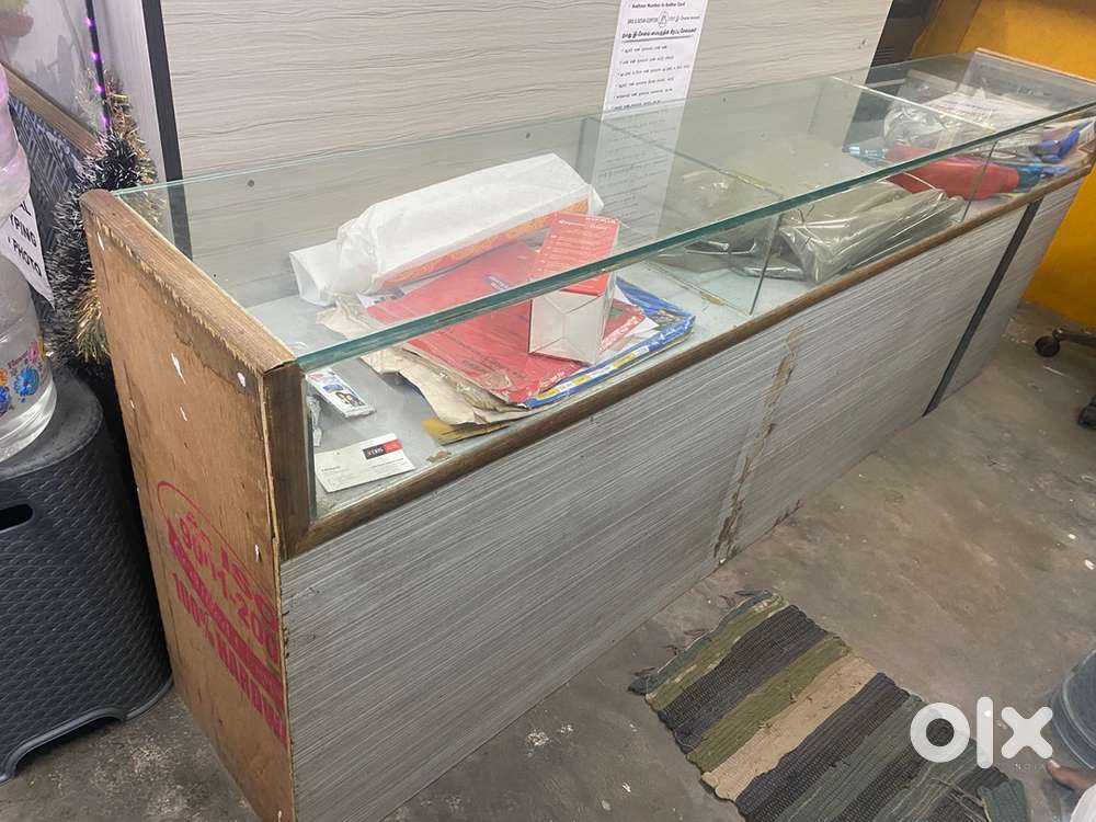 Hardwood glass table