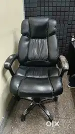 Revolving chair