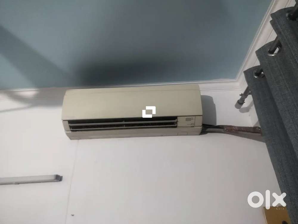 1 ton split ac of daikan