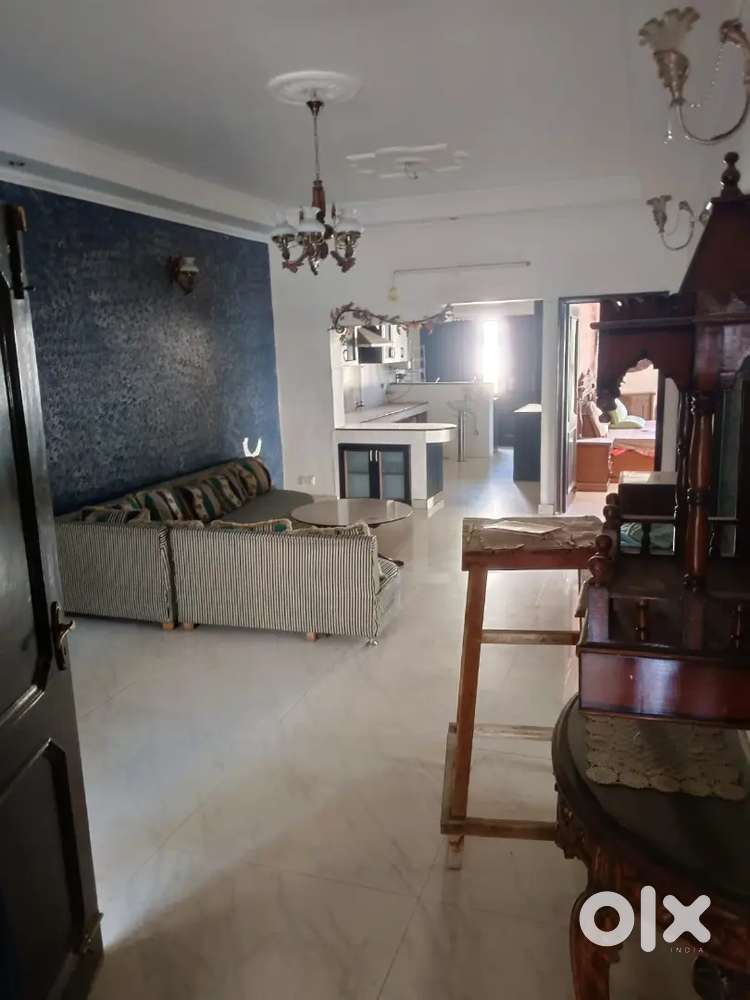 4bhk furnished sec 40 D for  family