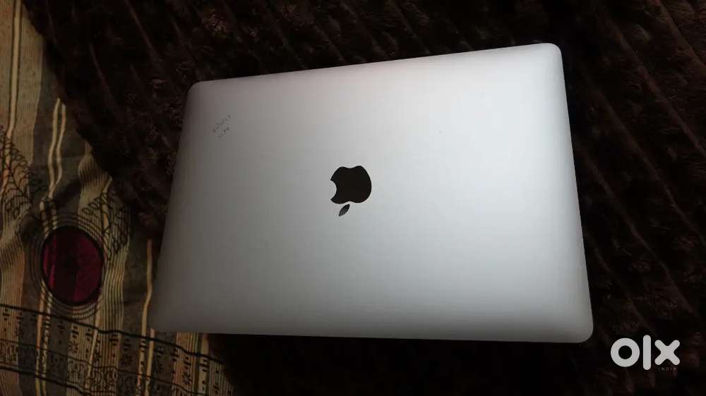 2022 Apple MacBook Pro with Apple M2 Chip (13-inch 16GB RAM 512GB SSD