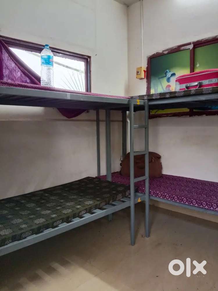 Gents PG Vytila Daily/monthly near holiday inn