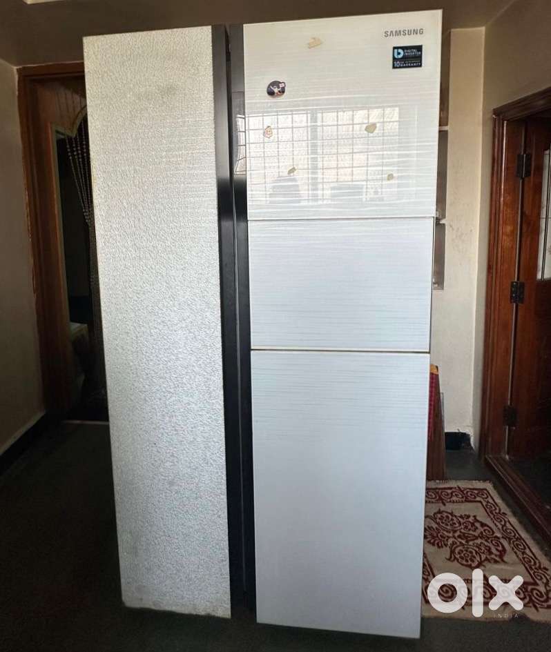 SAMSUNG DOUBLE DOOR FRIDGE