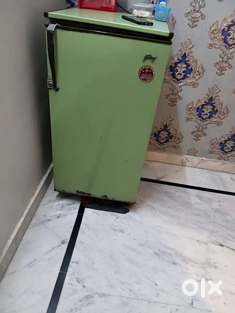 GODREJ FRIDGE 170LTR