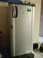 Single Door, Whirlpool fridge for just 3k