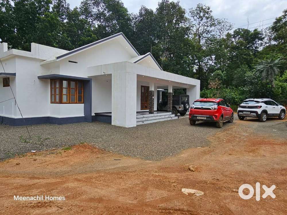 ഭരണങ്ങാനം ടൗണിനു സമീപം , അതിമനോഹരമായ സൂപ്പർ വീട്