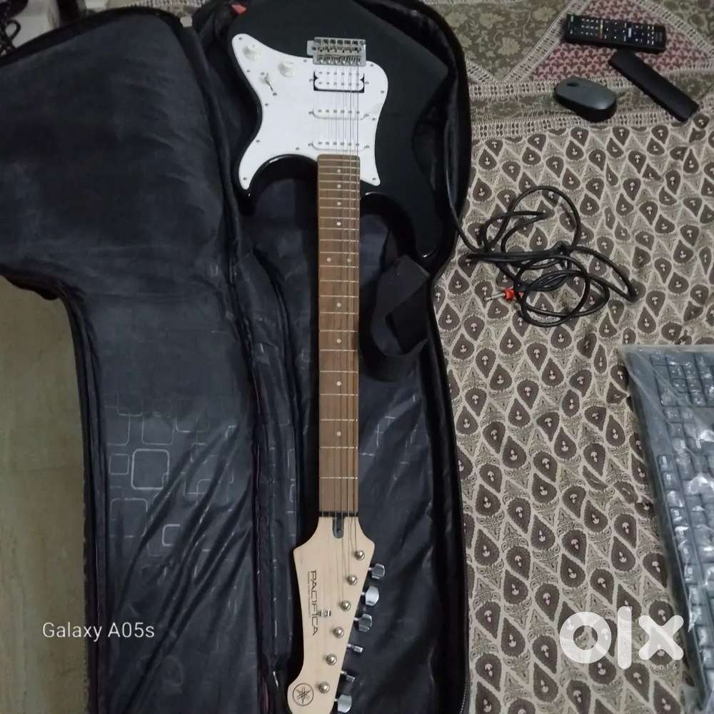 Yamha electric guitar