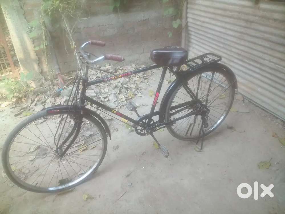 Big new cycle in black colour it has no delivering