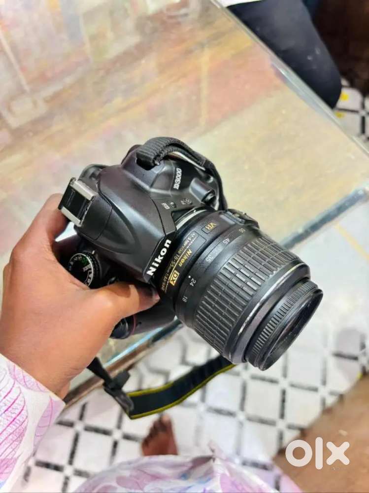 NIKON D 3000 CAMERA GOOD CANDITION