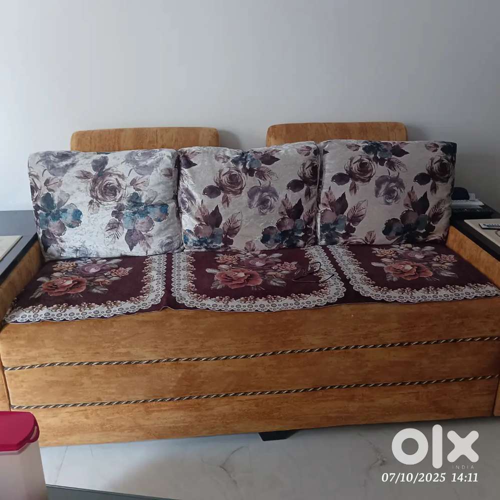 6 seater sofa and 2 pc puffy with centre table