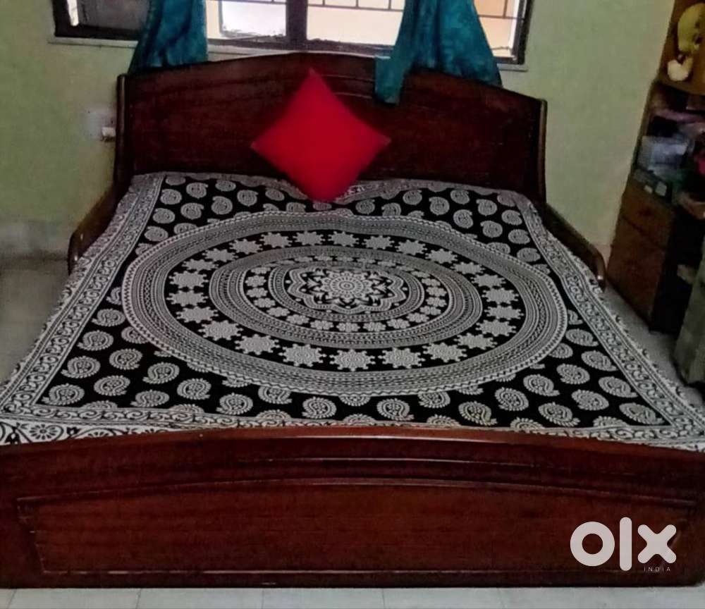 Wooden sofa cum bed 9 yrs old