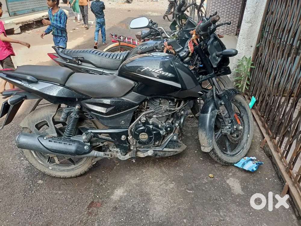 Bajaj palsar 125 sub kuch sahi hai