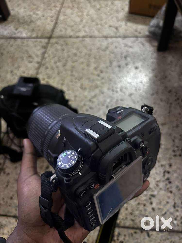 Nikkon d7000 with lense AF-S nikkor 18-140mm