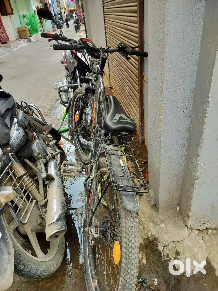 It is selling  i have bike