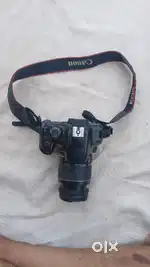 CANON 1300 D