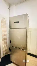 Double door freezer