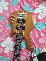Bass guitar