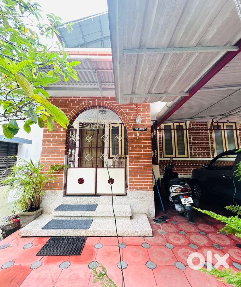 3 BHK HOUSE RESALE AT PARUTHIPPARA