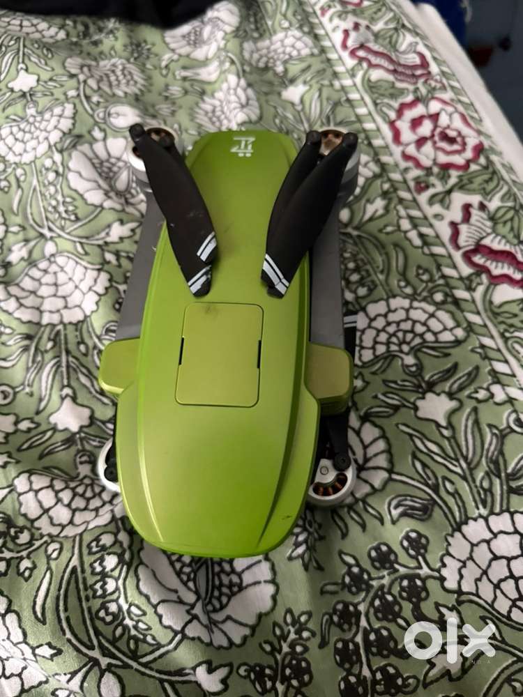 Izi zky pro drone with 2 batteries