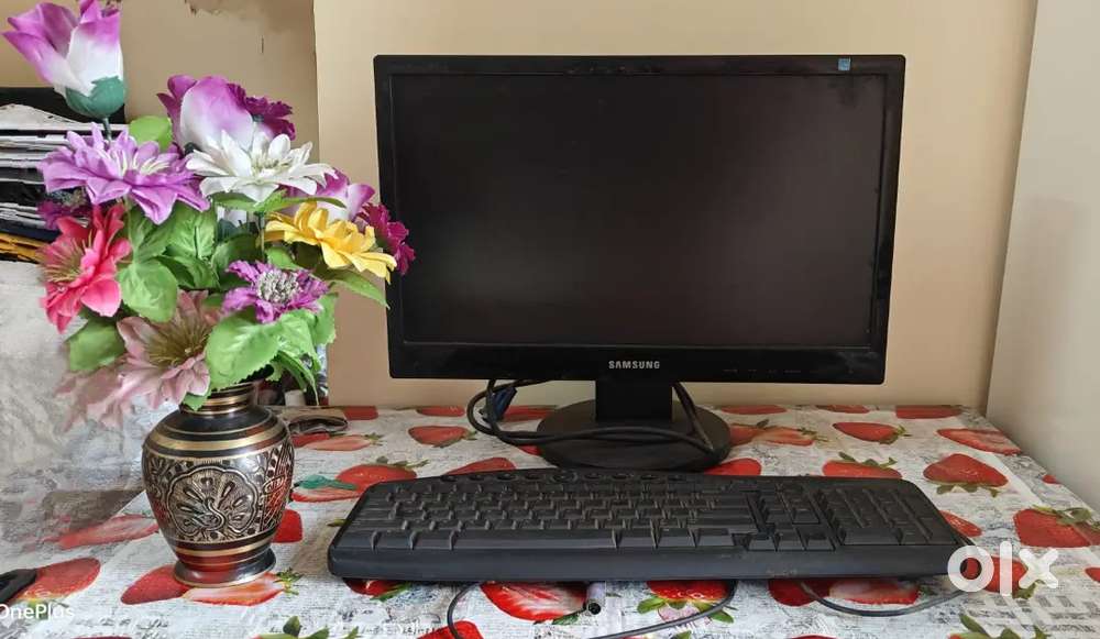 Desktop with proper Intel motherboard