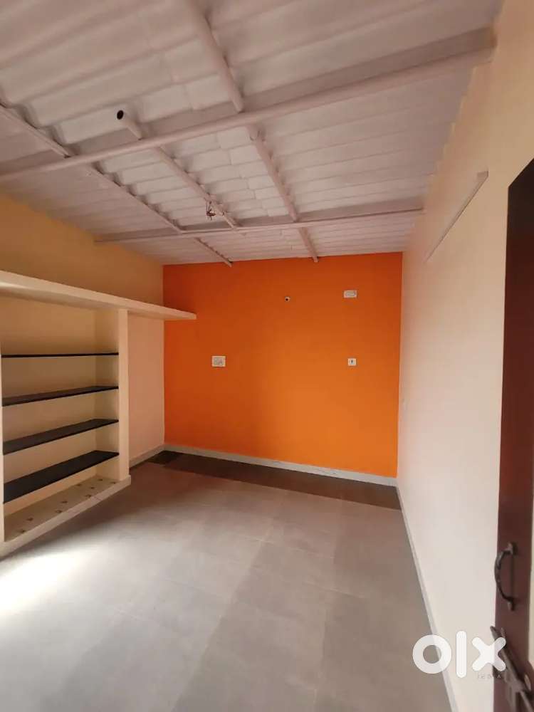 Single bedroom with bike or car parking