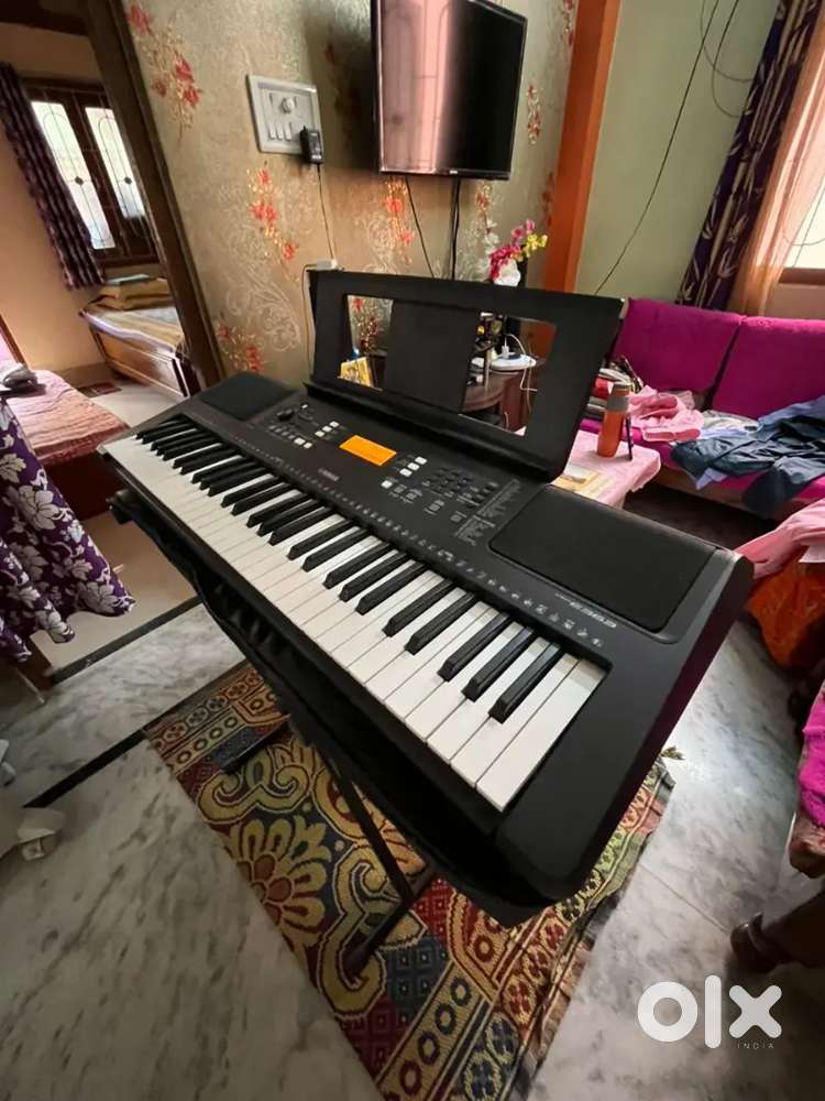 Yamaha Synthesizer