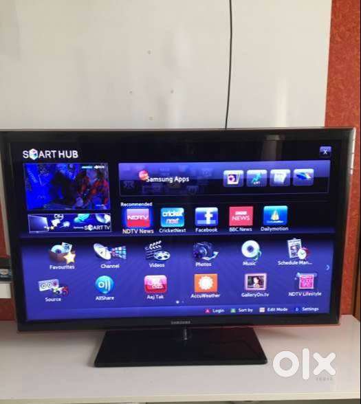 Sleek n Slender 32 UltraHD 2160p SamsungSmart LED with Dual HDMI n USB