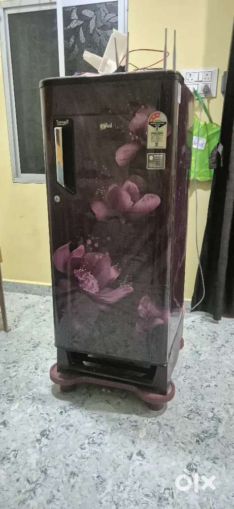 Whirlpool 174 litre fridge