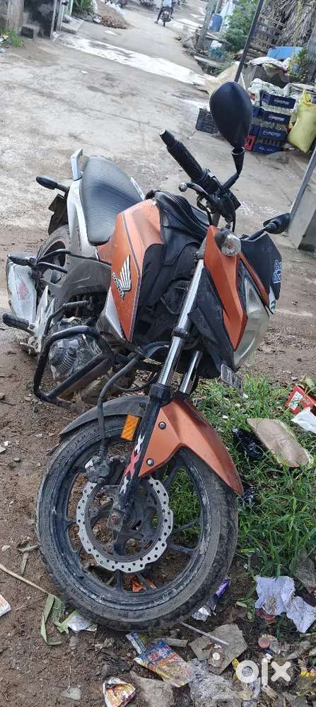 గుడ్‌ కడషన్‌ గుడ్ వెకిల్‌ గుడ్ టైర్సు గుడ్ ఇంజన్‌