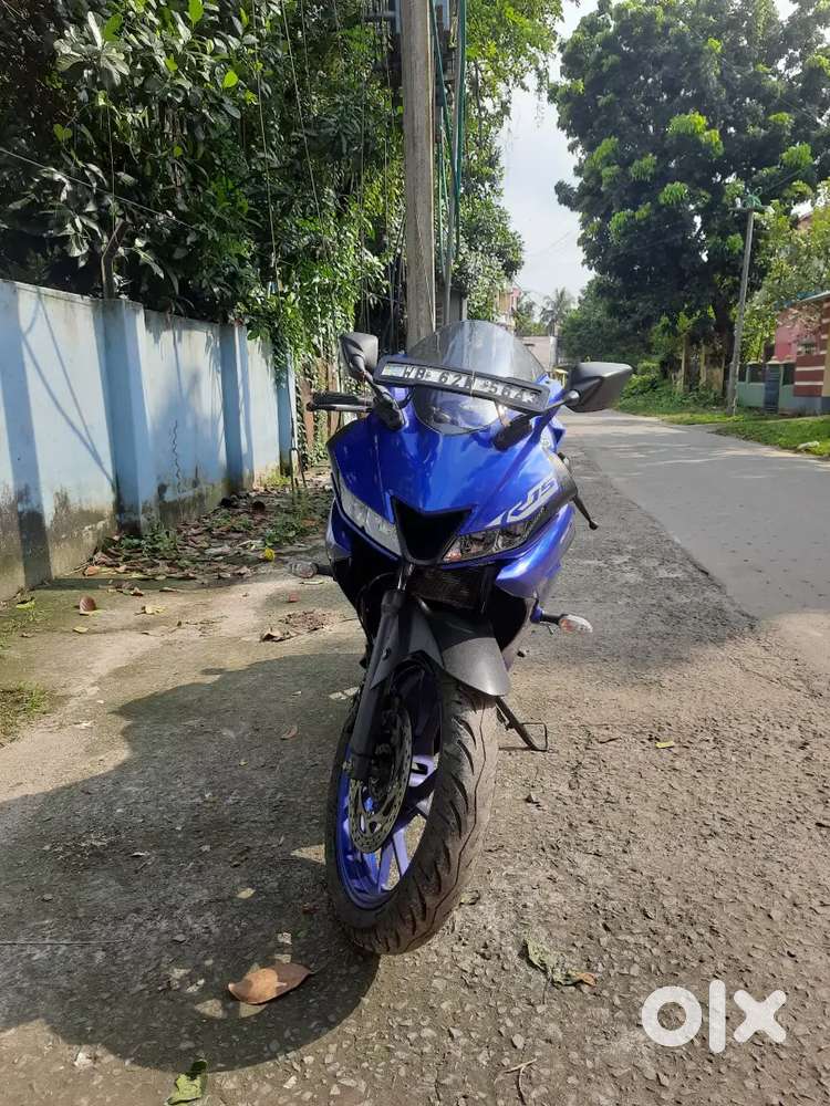 R15 V3 BS6 Excellent Condition