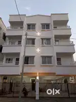Newly constructed,spacious, close to market