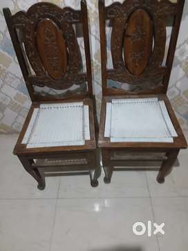 Good condition heavy dining table with six chair urgent sale in Beas