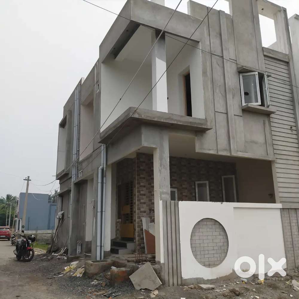 Duplex 3 BHK + 3T + 3 Balocny Furnished Villa near Porur SRMC