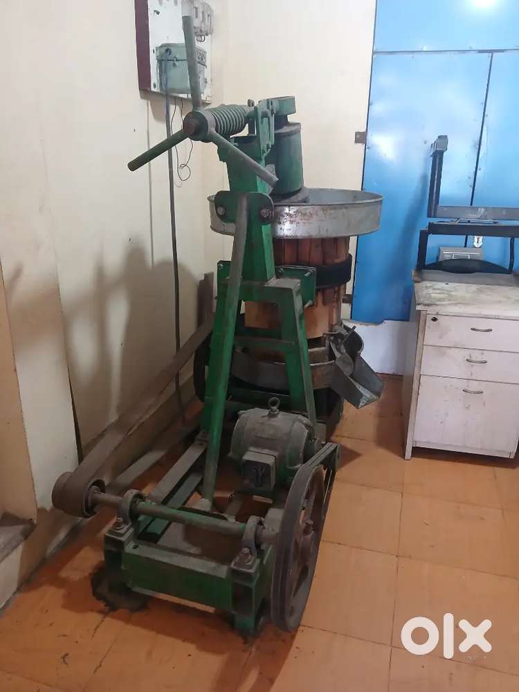 SELLING MY MARACHEKKU MACHINE