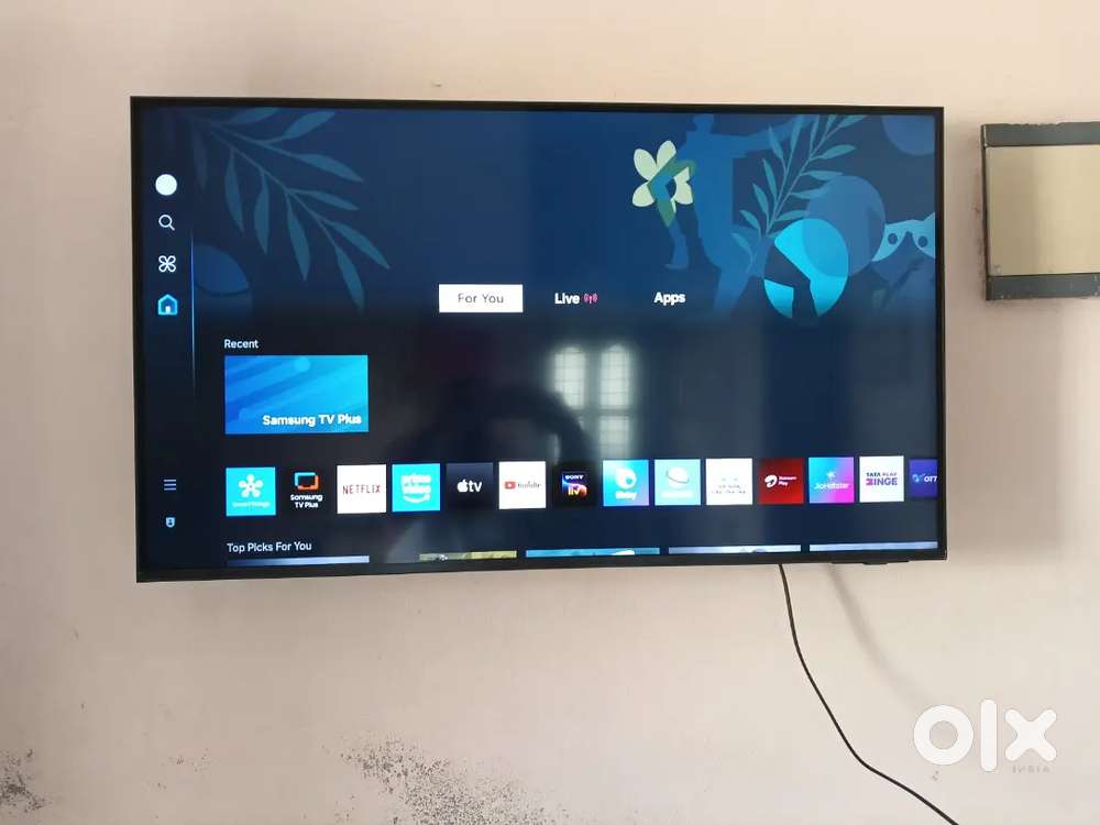 Samsung CRYSTAL UHD108CM